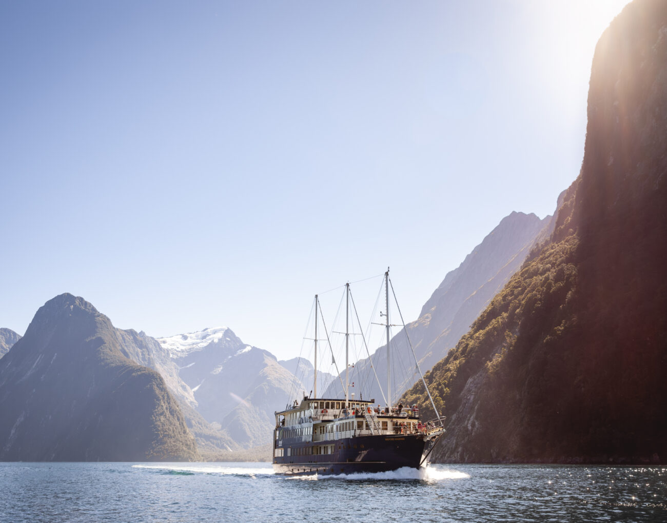 516842 milford sound fiordland